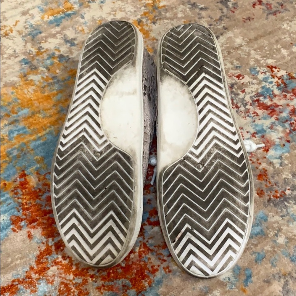 Shoes - Picture 2 of 4